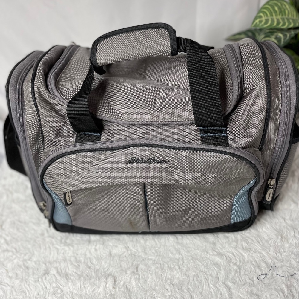 Eddie Bauer diaper bag with many pockets. Duffel.